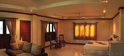 Baan Chayna Hotel Bang Tao Beach  Exterior photo