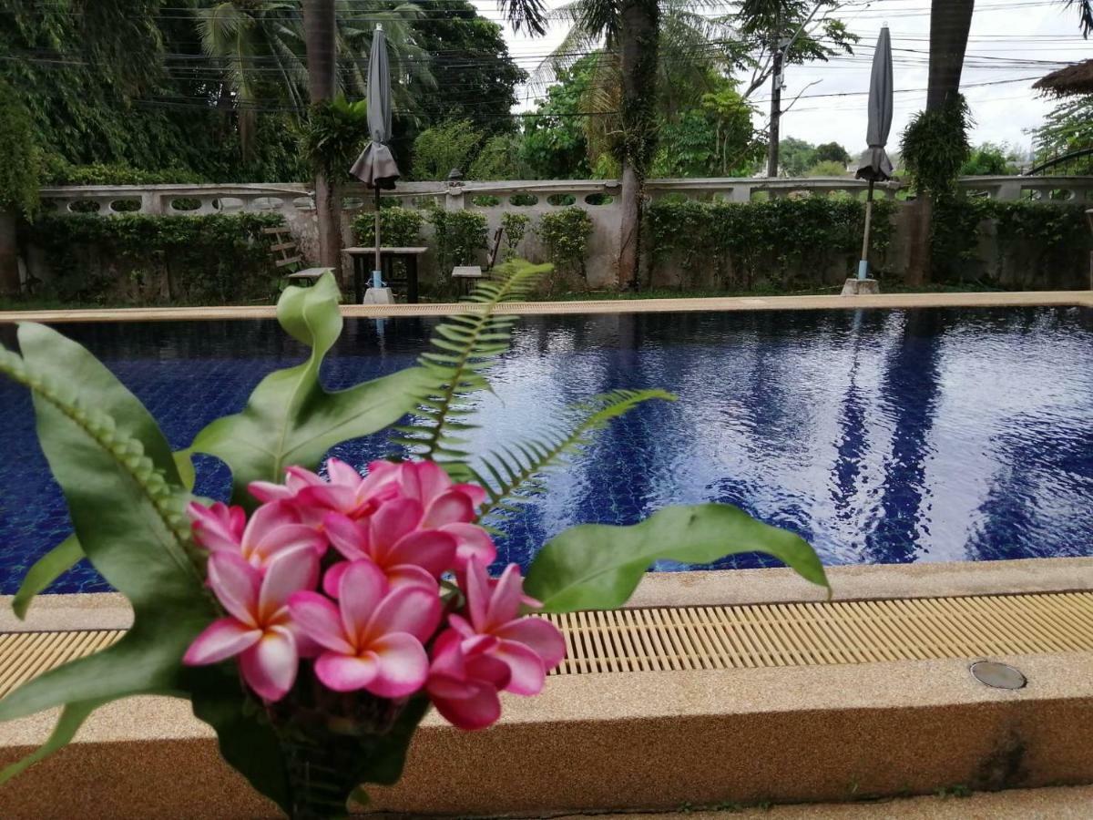 Baan Chayna Hotel Bang Tao Beach  Exterior photo